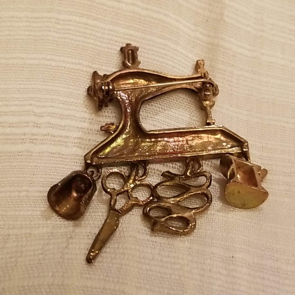 Brooch - Picture 2 of 2